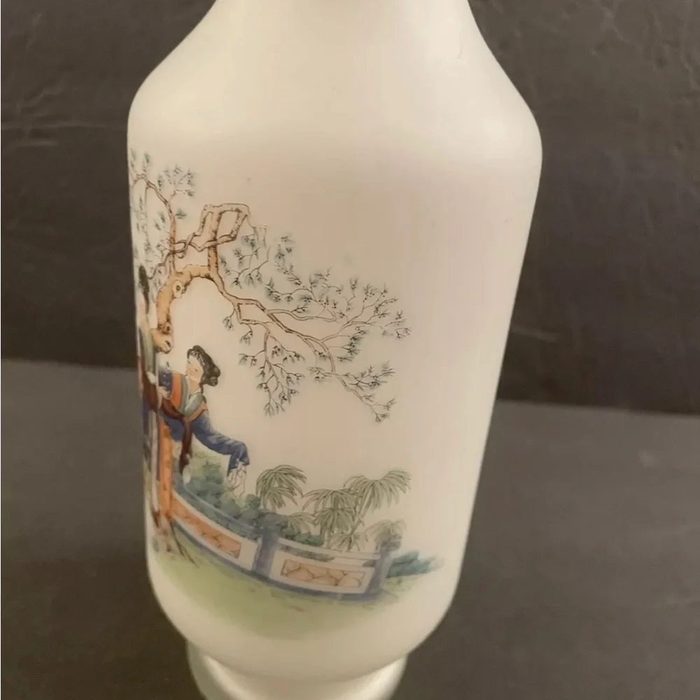 Vintage Norleans Satin Frosted Glass Vase Asian Japaneese Made in Italy